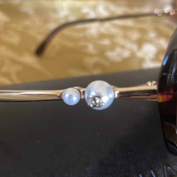 CHANEL sunglasses - Picture 3 of 5